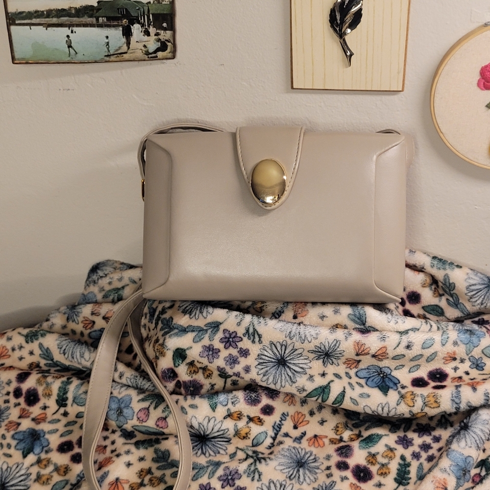Classic Cream Shoulder Bag